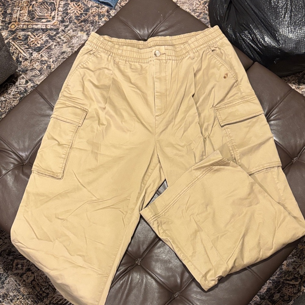 Old Navy Men's Khaki Cargo Pants